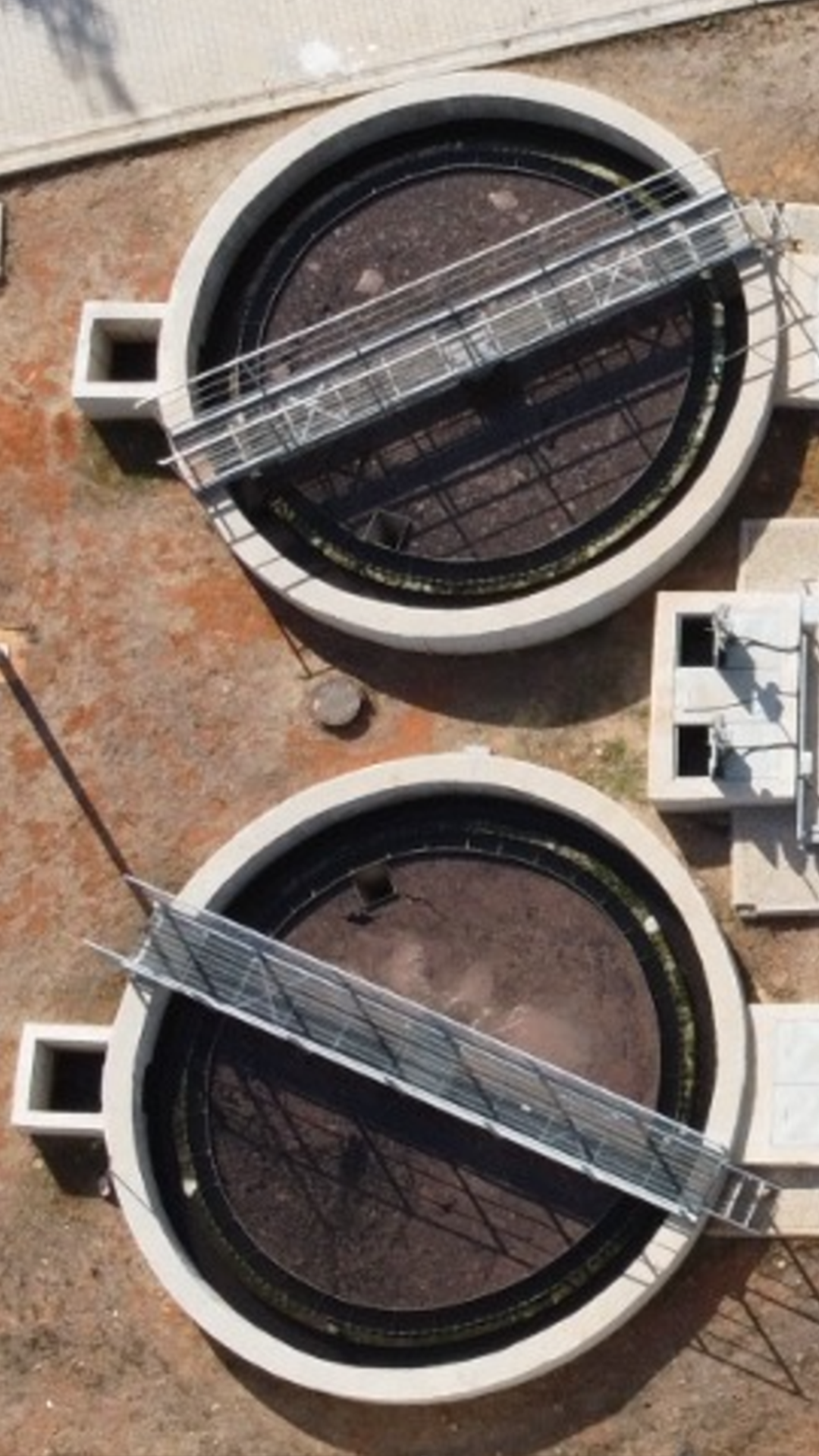 Döner Köprülü Çamur Sıyırıcılar